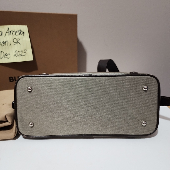 ❌️SOLD❌️Burberry Vintage Small Shoulder Bag - Picture 5 of 13